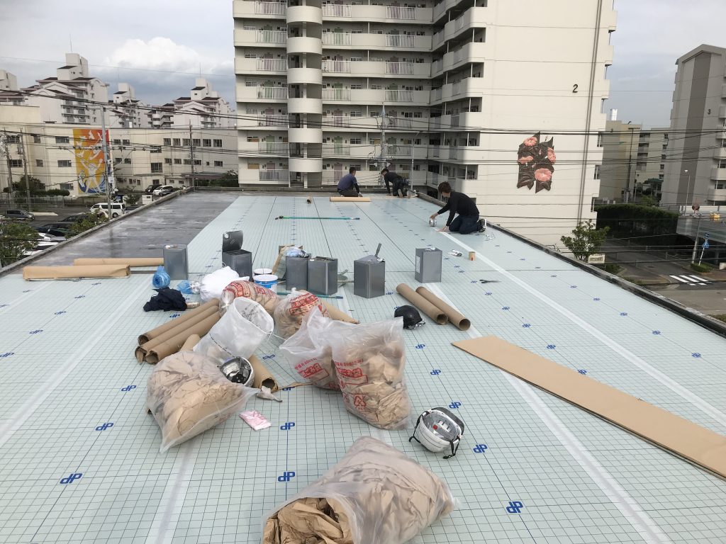 ゴムシート防水からウレタン防水通気工法