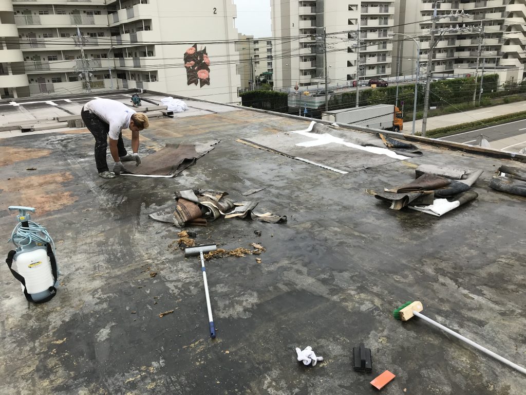 ゴムシート防水からウレタン防水通気工法