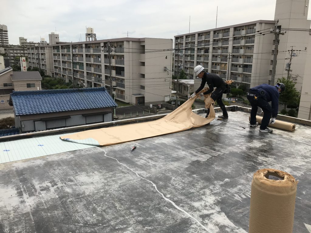 ゴムシート防水からウレタン防水通気工法