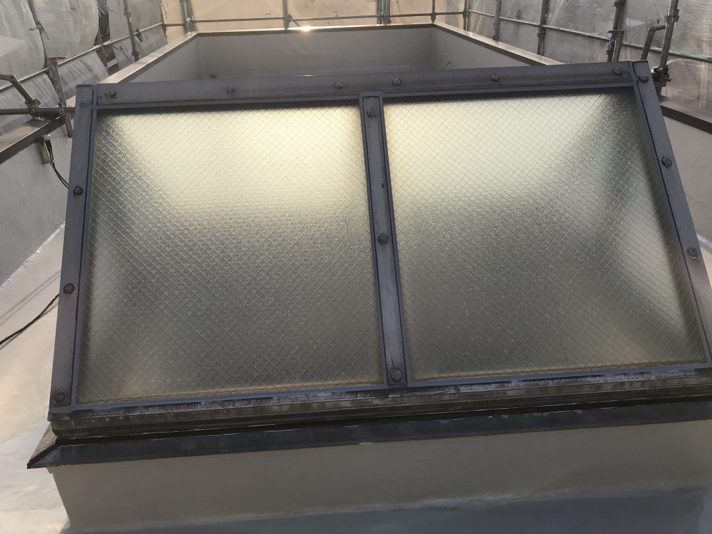 トップライトのシーリング打ち替えしました！