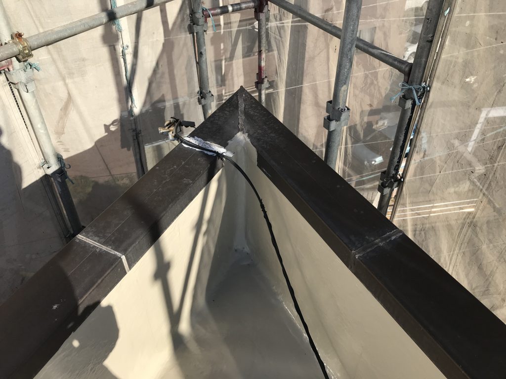 トップライトのシーリング打ち替えしました！