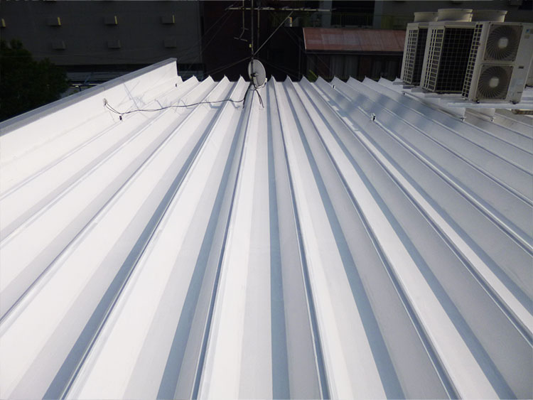 屋根がボロボロで、サビだらけ・・・(After)